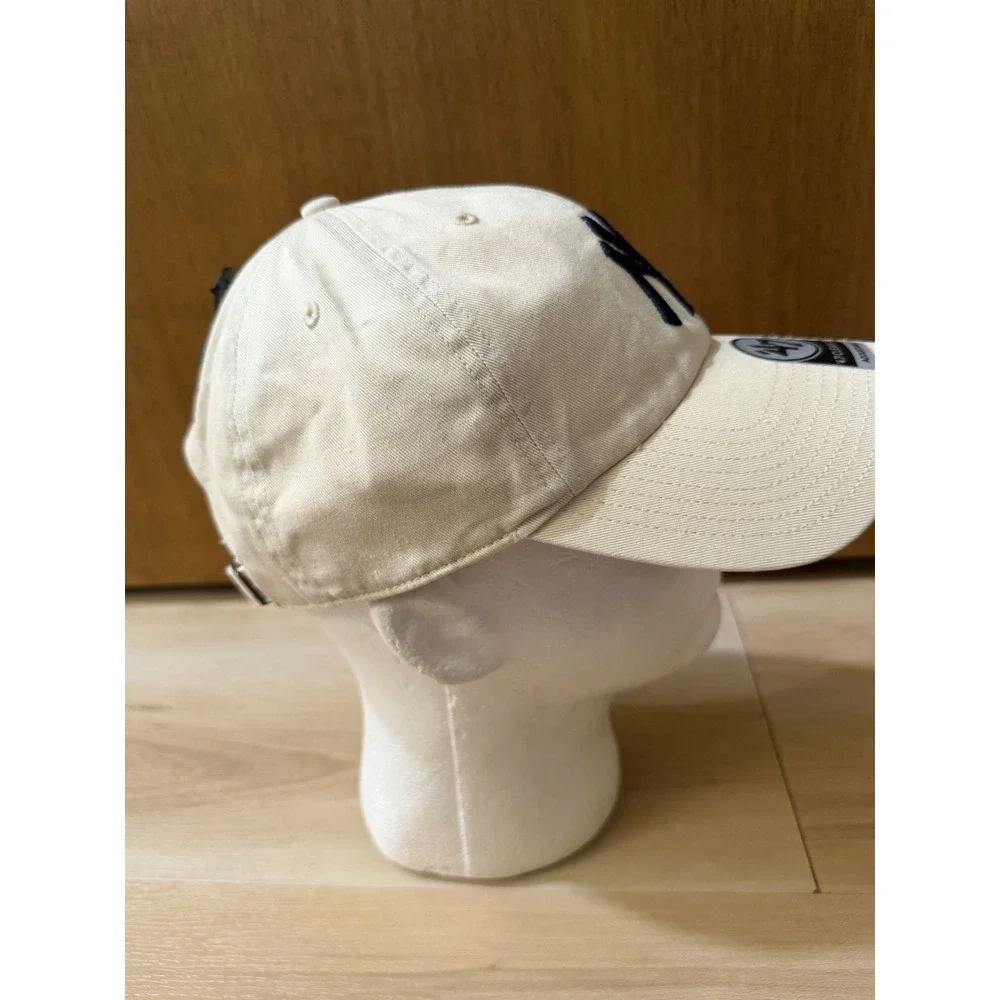 '47 Clean Up New York Yankees Natural/Cream & Navy Adjustable Strap Hat Dad Hat